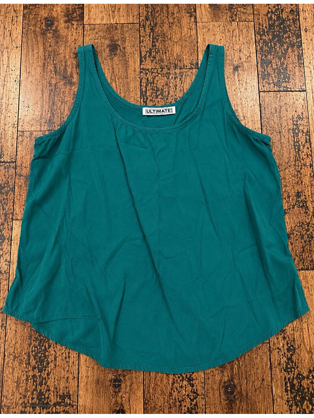 Green Solid Scoop Neck Tank Top Sleeveless